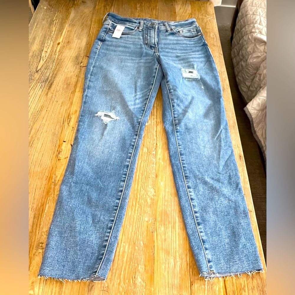 Old Navy Straight leg High Rise Jeans NEVER WORN
